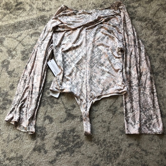 Guess NWT gray snake print body suite - Picture 16 of 16